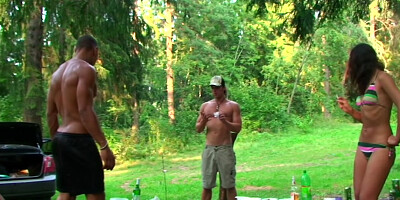 Olympia & Roxi & Veronica in cute college girl porn action in nature