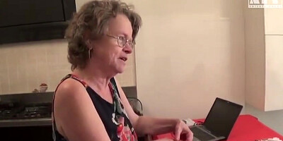 Home Sex With Laura A Slutty Italian Milf With Golden Hair - M A