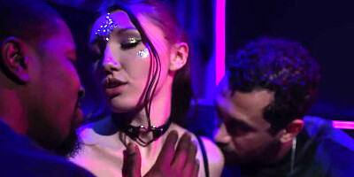 Maya Woulfe- Fantasy No 2: Unattached