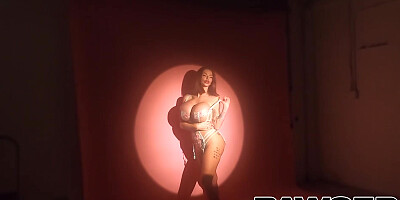 Joslyn James In Bts Pawg Milf Oiled And Fucked