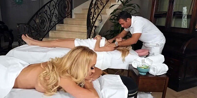 Hunky masseur pleases sexy mature hottie with his dick