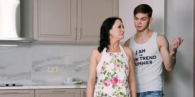 Muscular young man has his way with a PAWG cougar