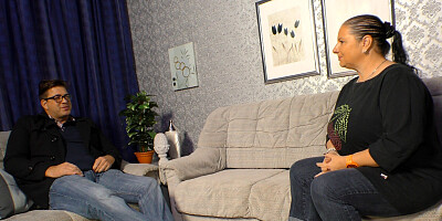 Amateur chick fucking a nerdy looking fat guy brutally