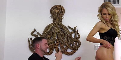 Lady takes revenge on cheated hubby having sex with the stranger