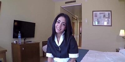 Sultry maid for extra tip has sex with client