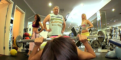 Dahlia Sin shaping up with her gals in gym
