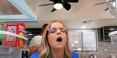 Fucking Doggystyle In Kitched And Takes Facia With Gabbie Carter