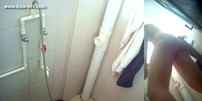 peeping chinese girls bathing.27