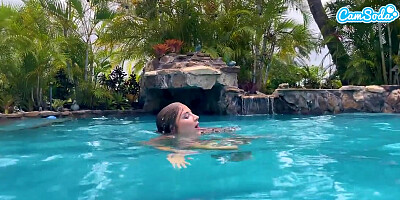 Sexy Amateur teen 18+ Caught Fingering Herself Underwater