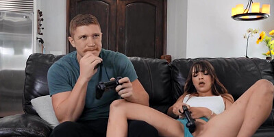 Oliver Flynn And Honey Hayes - Playing For Anal / 5.4.2022