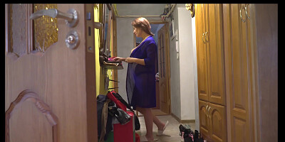 stepmother naked in front of the mirror ()