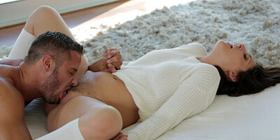 Gracie Glam & Danny Mountain in Heartbeats Video