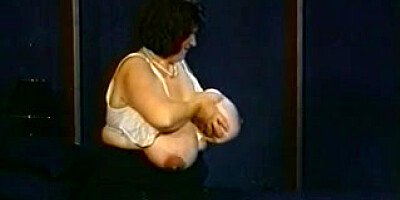 Pregnant milking In The Uk two