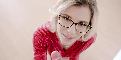 Taboo sex is the best Christmas gift for MILF