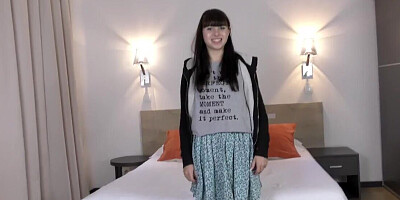 Amateur 18-year-old hottie wants to become a pornstar