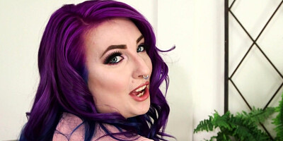 Lola Rayne's Tits-Out Office Surprise