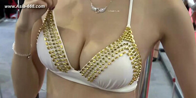 Chinese model in sexy lingerie show.13