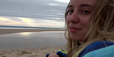 Haley Reed - A Fun Day At The Beach With Haley!