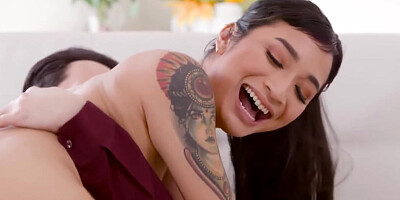 Avery Black Gets Fed Up With Her Husband Sexting Other Woman