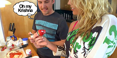 Sweet and sexy blonde Kiara Diane called her new neighbor to cook a dinner