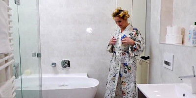 Woman with curlers facialized after anal fuck