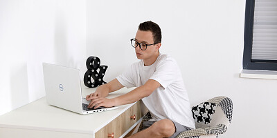 Eva Generosi is shagged in front of her nerdy boyfriend