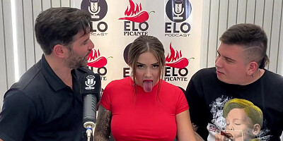 Entrevista Con Elo Podcast Termina En Una Mamada Y Mucho Cum - Sara Blonde - Elo Picante - Teaser Video