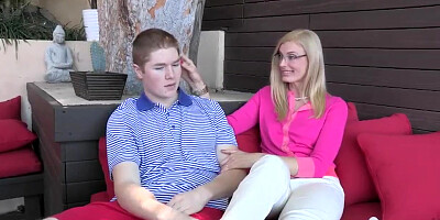 Jake Taylor is blown by a MILF Goddess ....