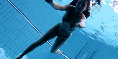 UnderwaterShow Video: Aneta