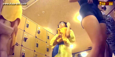 japanese public bathroom changeroom.72