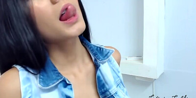 Leticia Latina Busty teen 18+ Webcam Video