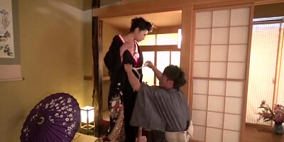 Yuna Shiratori spreads legs for a big di - More at javhd.net