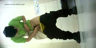 chinese girls go to toilet.102