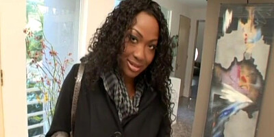 ExGhettoGf: Chubby black slut fucks a huge dick