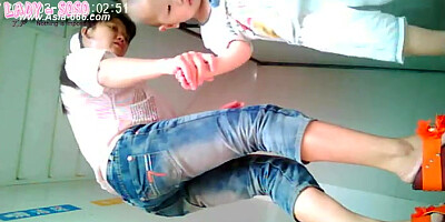 chinese girls go to toilet.31