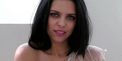 Aristocratic Kira Queen's masturbation xxx