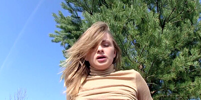 Blonde pretty loves to play the role of a dirty slut