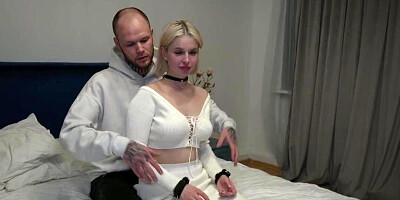 Blindfolded Andi Anderson wants to be invaded and gaped