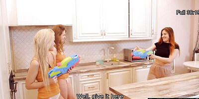 Pulchritudinous Rita and Minni's minni love dirt