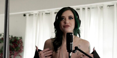 Sensual Gia Paige and Isiah Maxwell's muscular men movie