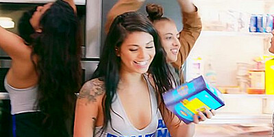 Gina Valentina, Sloan Harper, Kendra Spade, Gia Derza, Autumn Falls Wlt S01e01: Welcome Home / 17.4.2020