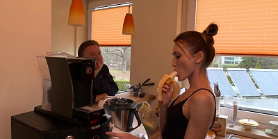 The au pair seductres