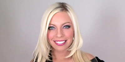 Ultra-blonde gets uber-kinky