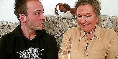 Oma Marie Lasst Sich Von Escort Boy Anal Ficken