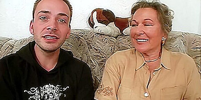 Oma Marie Lasst Sich Von Escort Boy Anal Ficken