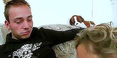 Oma Marie Lasst Sich Von Escort Boy Anal Ficken
