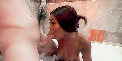 Tori Montana In Tori’s Bathtub Fuck