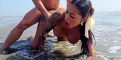Colombianos Tienen Sexo En Playa Publica - Mariana Martix Y Logan Salamanca