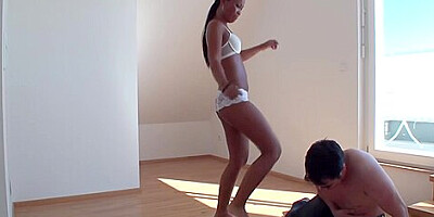Domina Kicking
