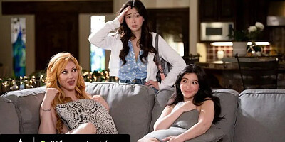 Shocked Chloe Surreal Caught Her Stepmom Lauren Phillips Fucking Her Bully